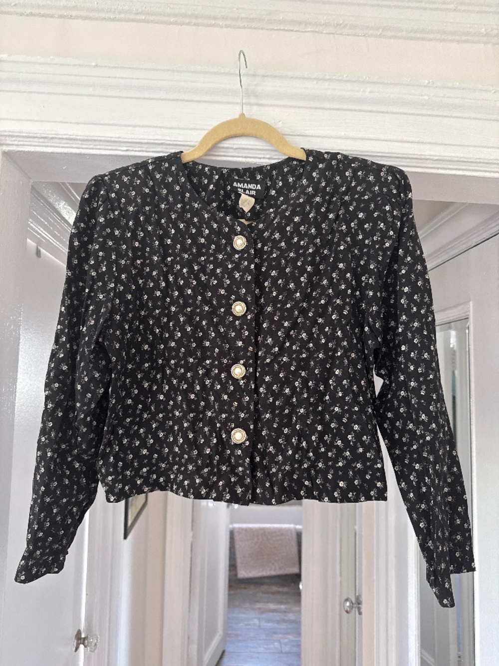 Cropped long sleeve top